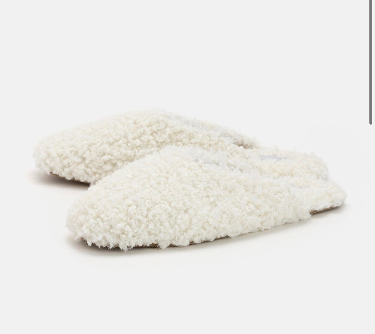 Fluffy Slippers- White